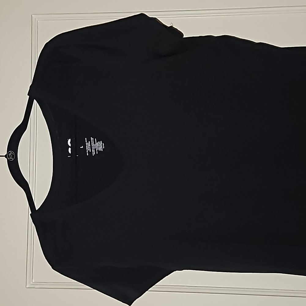 Basic v neck tee